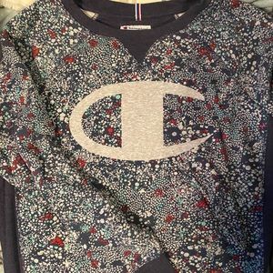 OFFER ME 50% on anything! Champion Sweatshirt LN